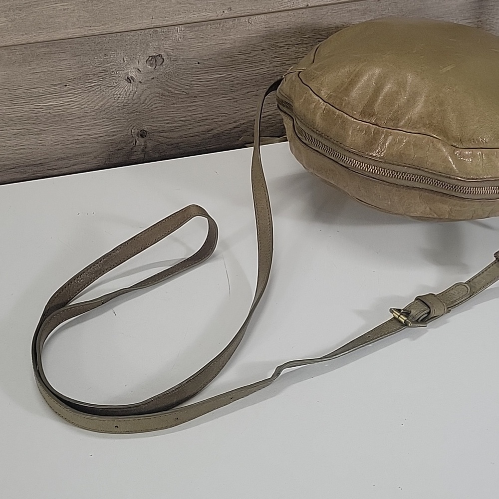 Hobo Round Olive Green Leather Crossbody Bag - Picture 5 of 13